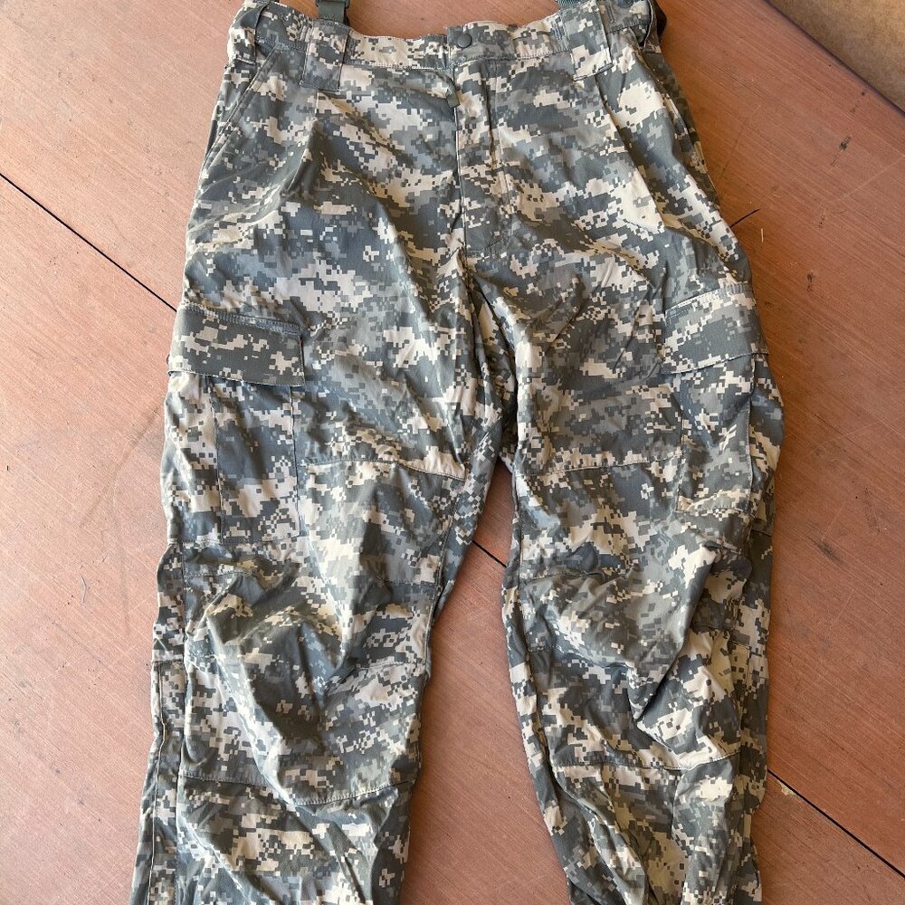 US Military Cold Weather Wet Trousers ACU Gore-Tex The US Military Cold Weather